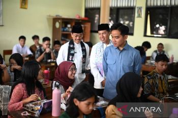 Politik kemarin, Gibran tinjau MBG hingga ASN ke IKN harus diperjelas