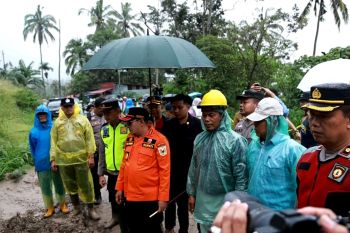 Bupati Eka Putra tinjau lokasi terdampak bencana alam di Guguak Malalo