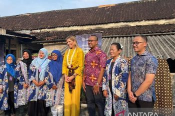 Ratu Maxima dari Belanda kunjungi pabrik garmen di Sragen, Jawa Tengah