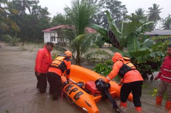 113 kepala keluarga di Agam mengungsi dampak banjir (Video)