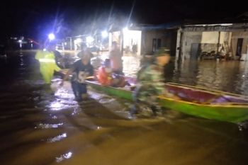 Kapolsek: 40 KK terdampak banjir di Pasaman Barat berhasil dievakuasi (Video)