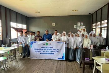 Dosen Fakultas Hukum UMPR penyuluhan hukum di pondok pesantren