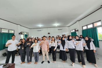 UMPR-Galeri 24 Palangka Raya kolaborasi literasi keuangan mahasiswa