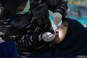 Bakti sosial dan pemeriksaan kesehatan gratis sambut Hari Armada RI