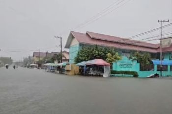 Banjir makin tinggi di Lhokseumawe, sekolah terpaksa libur