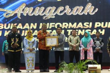 Bawaslu Kotim raih penghargaan keterbukaan informasi kategori penyelenggara pemilu