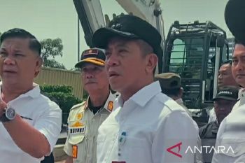 Bupati Karawang pimpin langsung penertiban bangunan liar di sepanjang akses gerbang tol
