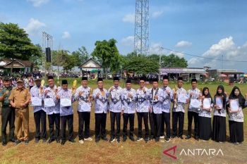 Pemkab Batang salurkan beasiswa untuk guru PAUD