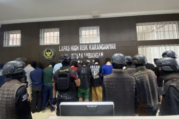 15 napi risiko tinggi dari Lapas Salemba dipindahkan ke Nusakambangan