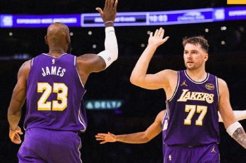 LA Lakers kalahkan Raptors 110-93 di NBA, Doncic dan LeBron jadi bintang
