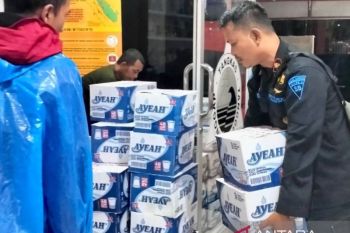 KAI Divre II Sumbar salurkan bantuan untuk korban banjir