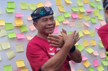 Gubernur Himbau OPD dan Swasta Tingkatkan Jasa Penerbangan Bandara Juwata