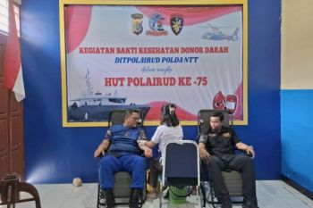 Polairud Polda NTT kumpulkan 60 kantong darah