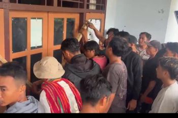 Petaka tanah adat, Kantor Desa Bilok Petung Lombok Timur disegel