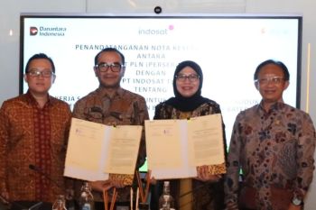 Gandeng Indosat Business, PLN percepat ekosistem EV lewat digitalisasi SPKLU dan transformasi layanan energi