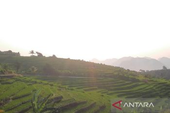 Legislator Jabar mengajak warga jaga kelestarian lereng Gunung Ciremai