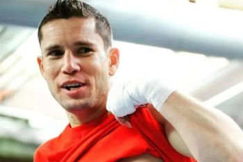 Mantan juara WBC Carlos Cuadras pensiun setelah kekalahan di Jepang