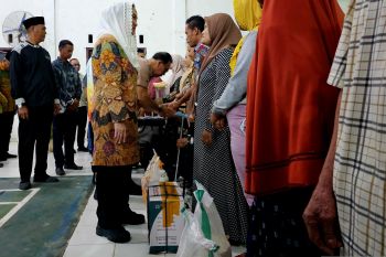 Pemkab Natuna salurkan bantuan program ATENSI ke warga