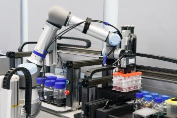 Robot kimia jadi mitra riset, ubah cara kerja laboratorium di China