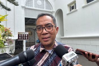 President Prabowo urges final-year students to join national projects