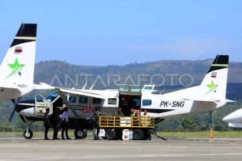 Mendagri menyerahkan bantuan ke warga terdampak bencana Aceh