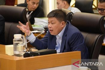 Pemerintah pusat tidak akan lepas tangan, Alex Indra Lukman minta Sumbar percepat pendataan dampak bencana