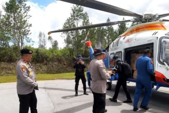 Polda gunakan helikopter bawa bantuan terdampak di Tapanuli Tengah
