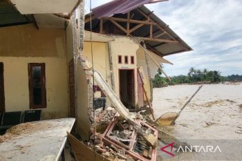Pemkab Aceh Barat liburkan aktivitas 37 sekolah terkena banjir