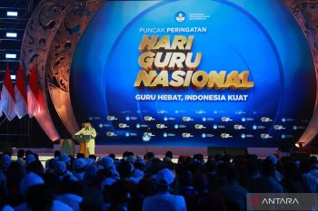 Sepekan, penanganan bencana alam di Sumatera hingga Hari Guru Nasional