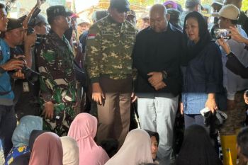 Menhan Sjafrie bersama Titiek Soeharto dan Didit tinjau langsung lokasi banjir di Pidie Jaya