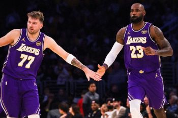 Lakers atasi Mavs 129-119 dalam Laga kepulangan Davis ke Los Angeles