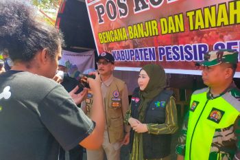 Pemkab Pesisir Selatan dan DPR RI salurkan bantuan untuk warga terdampak banjir