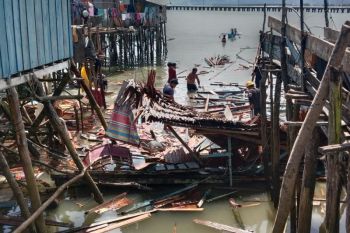 Dua rumah rusak akibat angin kencang di Buol