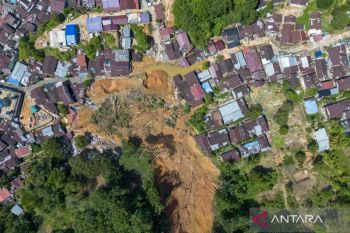 Military airdrops disaster relief to flood-affected Sibolga area