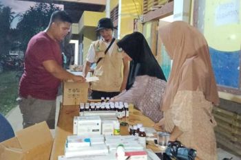 Dinkes Aceh Selatan salurkan obat untuk korban banjir