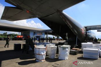Indonesia Air Force airlifts 20 tons of aid to flood-hit Aceh