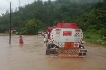 Pertamina FT Siak dan Jambi bantu distribusi BBM ke Sumbar