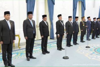 Lantik Komite Reformasi Polri, Prabowo ingin aspirasi rakyat didengar