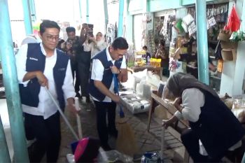 Mendag sosialisasi Gernas Membersihkan Pasar Nusantara di Surabaya