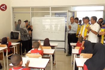 Tinjau SR rintisan di Medan, Menteri PU siap bangun gedung permanen