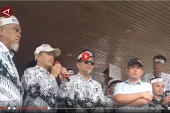 Prabowo beri rehabilitasi pada dua guru ASN Luwu Utara yang dipecat - VIDEO