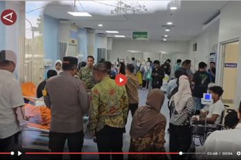 Polisi amankan barang bukti terkait ledakan di SMAN 72 - VIDEO