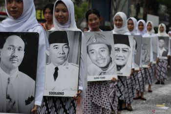 Foto Pilihan Terbaik Selama Bulan November 2025