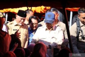 Presiden Temui Pengungsi Banjir Kabupaten Padang Pariaman