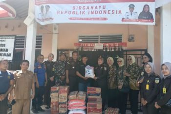 Kejari Pasaman Barat salurkan bantuan sembako ke korban banjir