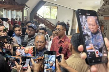 Gubernur Bali tetap tolak lift kaca meski forum bendesa minta lanjut