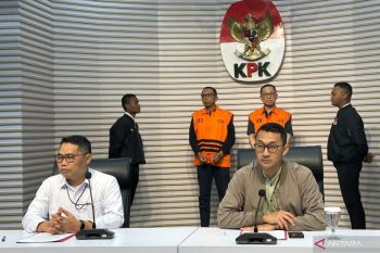 KPK umumkan dan tahan tersangka ke-18 dan ke-19 kasus DJKA Kemenhub