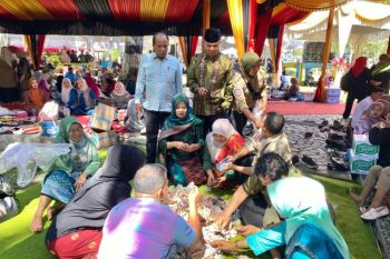 Makan bajamba di Sawahlunto kumpulkan donasi Rp20 juta bantu korban bencana Sumbar