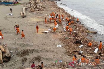 Padang segera tuntaskan penanganan 3.327 ton sampah pascabencana