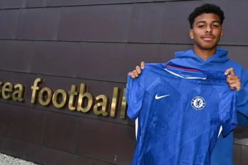 Putra Thiago Silva teken kontrak profesional pertamanya bersama Chelsea
